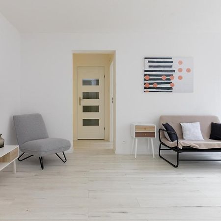 Rondo ONZ Sunny Apartment Varsavia Esterno foto