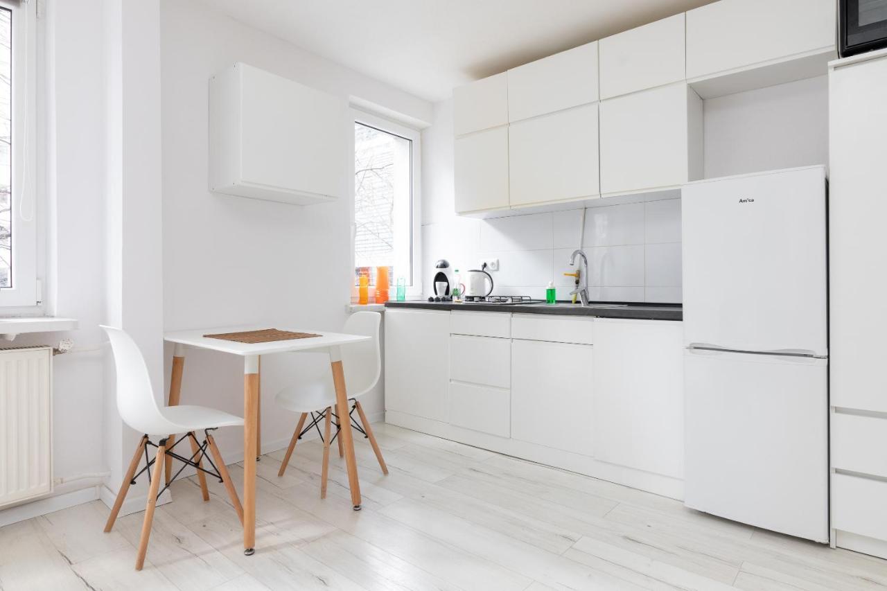 Rondo ONZ Sunny Apartment Varsavia Esterno foto