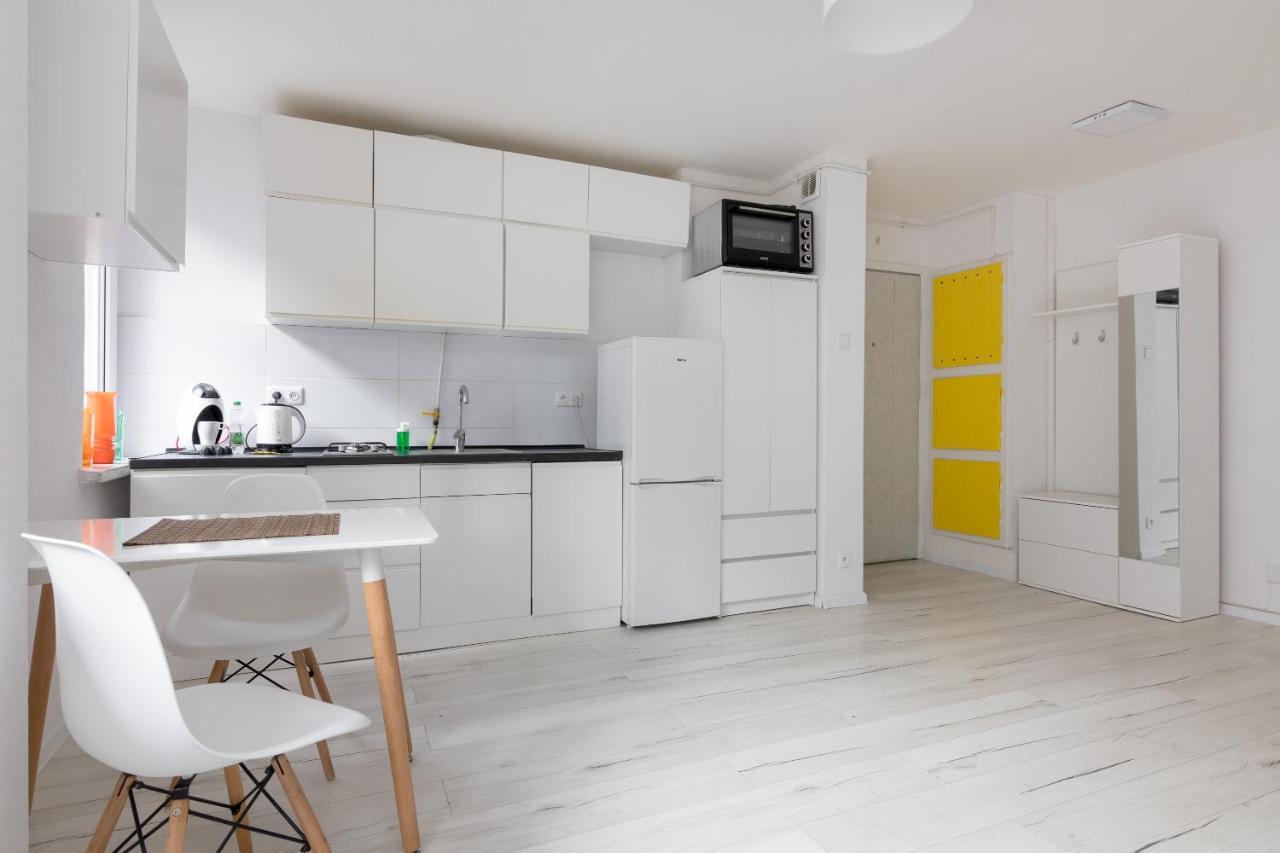 Rondo ONZ Sunny Apartment Varsavia Esterno foto